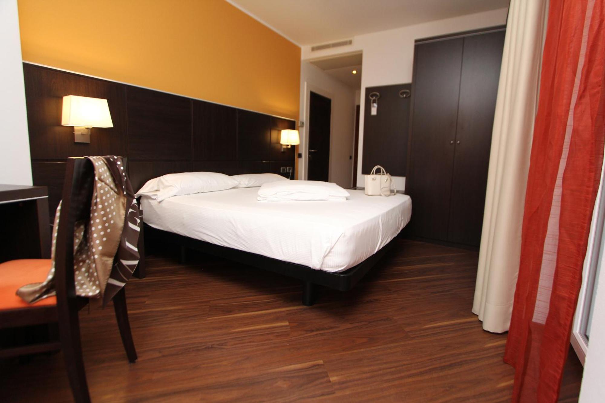 Hotel Villa Rosa Torbole Sul Garda Екстер'єр фото
